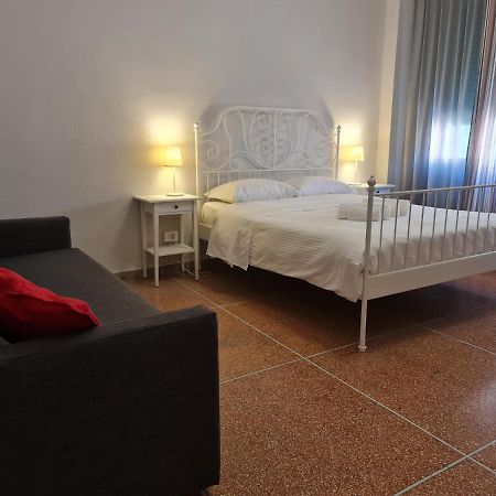 Lc Gramsci Guest House Self Check-In Pisa Bagian luar foto