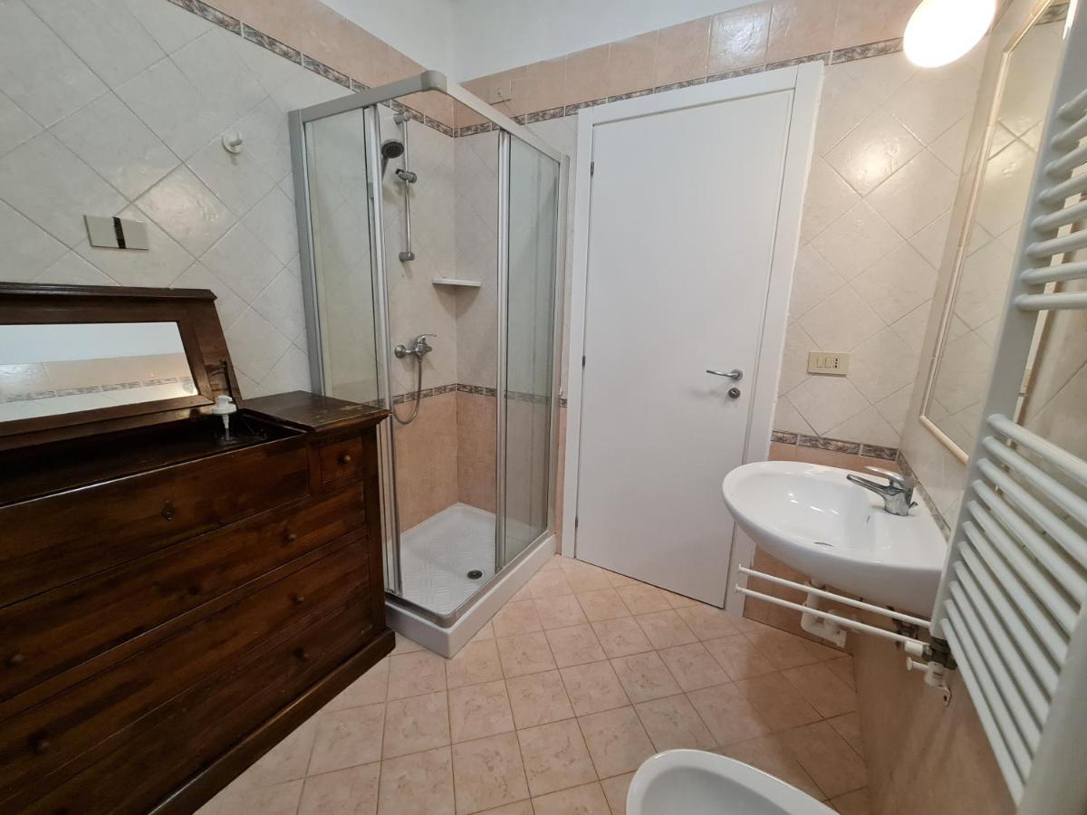 Lc Gramsci Guest House Self Check-In Pisa Bagian luar foto